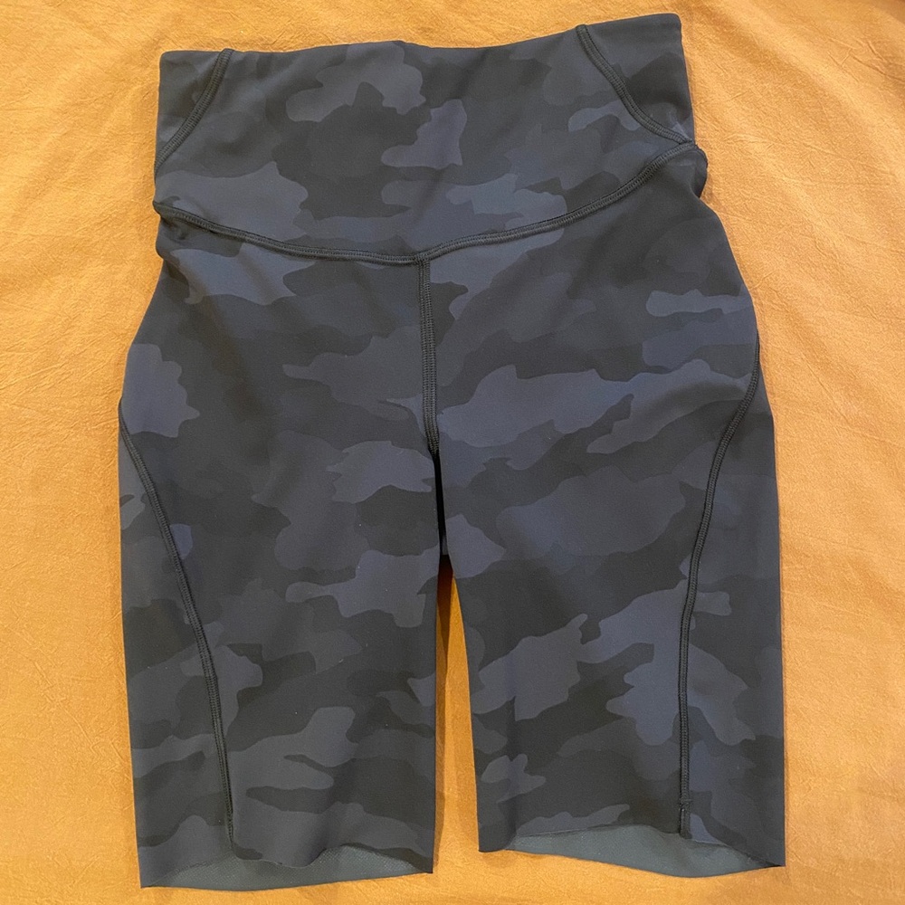 NWOT Lululemon Base Pace High-Rise Short 8" Size 4